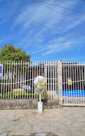 Casa à venda com 130m², 3 quartos e 2 vagasFachada