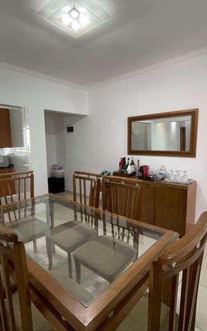Casa à venda com 130m², 1 quarto e 3 vagas Casa à venda com 130m², 1 quarto e 3 vagasSala