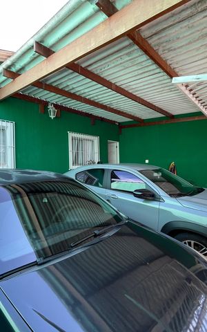 Casa à venda com 130m², 1 quarto e 3 vagas Casa à venda com 130m², 1 quarto e 3 vagasGaragem