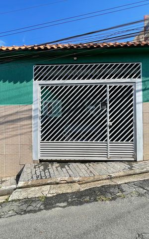 Casa à venda com 130m², 1 quarto e 3 vagas Casa à venda com 130m², 1 quarto e 3 vagasFachada