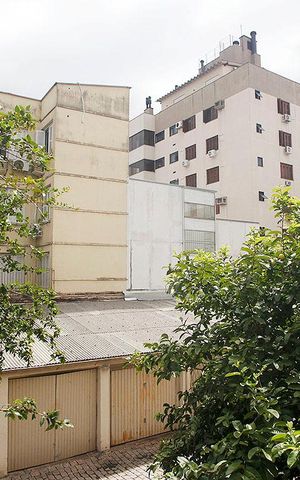 Apartamento à venda com 68m², 2 quartos e 1 vagaÁrea de Serviço Vista