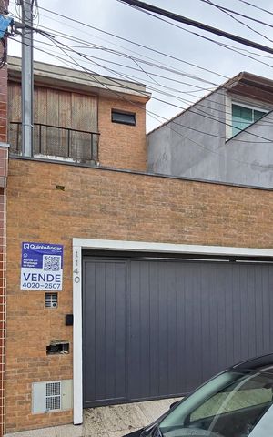 Casa à venda com 166m², 3 quartos e 3 vagasFachada