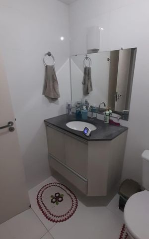 Apartamento à venda com 57m², 2 quartos e 1 vaga Apartamento à venda com 57m², 2 quartos e 1 vagaBanheiro