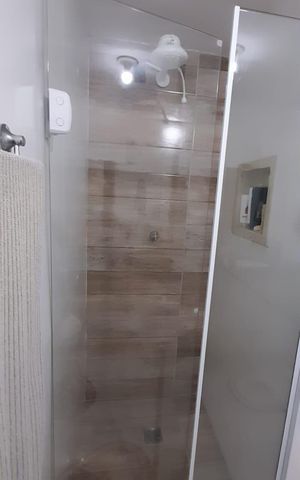 Apartamento à venda com 57m², 2 quartos e 1 vaga Apartamento à venda com 57m², 2 quartos e 1 vagaBanheiro