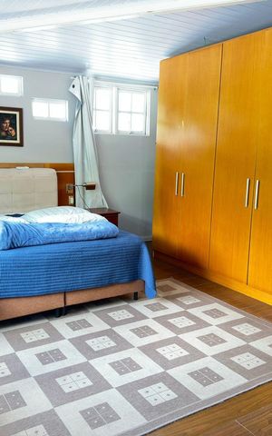 Casa à venda com 500m², 5 quartos e 3 vagas Casa à venda com 500m², 5 quartos e 3 vagasQuarto