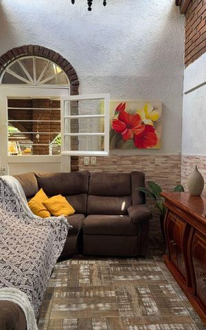 Casa à venda com 500m², 5 quartos e 3 vagas Casa à venda com 500m², 5 quartos e 3 vagasSala