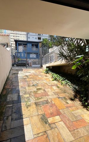 Casa à venda com 212m², 3 quartos e 4 vagas Casa à venda com 212m², 3 quartos e 4 vagasGaragem