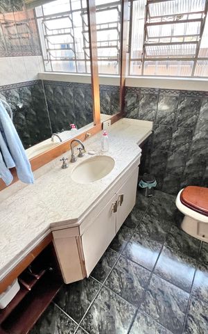 Casa à venda com 212m², 3 quartos e 4 vagas Casa à venda com 212m², 3 quartos e 4 vagasLavabo
