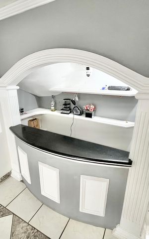 Casa à venda com 212m², 3 quartos e 4 vagas Casa à venda com 212m², 3 quartos e 4 vagasSala / Bar
