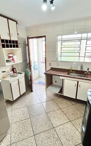 Casa à venda com 212m², 3 quartos e 4 vagas Casa à venda com 212m², 3 quartos e 4 vagasCozinha