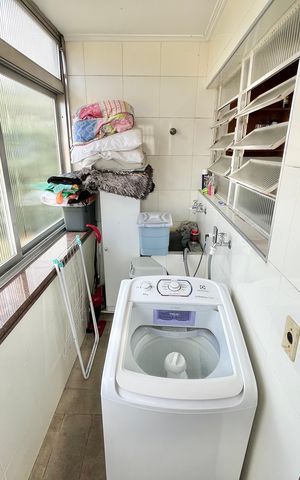 Casa à venda com 212m², 3 quartos e 4 vagas Casa à venda com 212m², 3 quartos e 4 vagasLavanderia