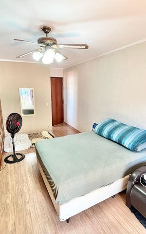 Casa à venda com 212m², 3 quartos e 4 vagas Casa à venda com 212m², 3 quartos e 4 vagasQuarto 2 - Suíte