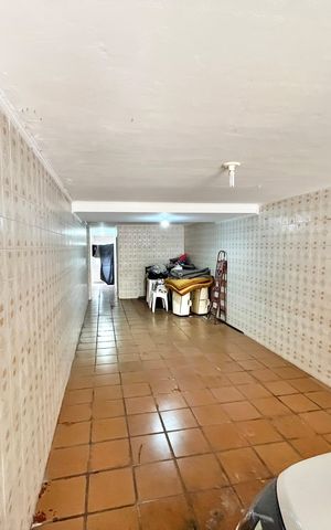 Casa à venda com 212m², 3 quartos e 4 vagas Casa à venda com 212m², 3 quartos e 4 vagasGaragem