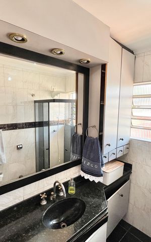 Casa à venda com 212m², 3 quartos e 4 vagas Casa à venda com 212m², 3 quartos e 4 vagasBanheiro