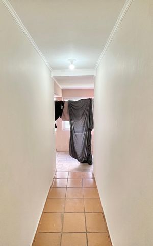 Casa à venda com 212m², 3 quartos e 4 vagas Casa à venda com 212m², 3 quartos e 4 vagasCorredor