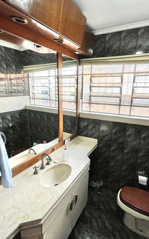 Casa à venda com 212m², 3 quartos e 4 vagas Casa à venda com 212m², 3 quartos e 4 vagasLavabo