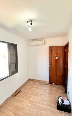 Casa à venda com 212m², 3 quartos e 4 vagas Casa à venda com 212m², 3 quartos e 4 vagasQuarto 1