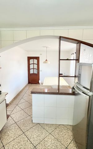 Casa à venda com 212m², 3 quartos e 4 vagas Casa à venda com 212m², 3 quartos e 4 vagasCozinha