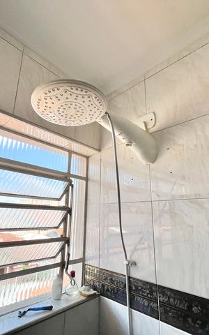 Casa à venda com 212m², 3 quartos e 4 vagas Casa à venda com 212m², 3 quartos e 4 vagasBanheiro
