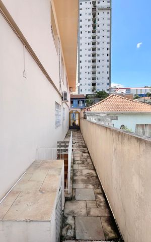 Casa à venda com 212m², 3 quartos e 4 vagas Casa à venda com 212m², 3 quartos e 4 vagasCorredor