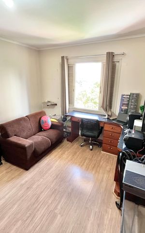 Casa à venda com 212m², 3 quartos e 4 vagas Casa à venda com 212m², 3 quartos e 4 vagasQuarto 3