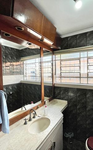 Casa à venda com 212m², 3 quartos e 4 vagas Casa à venda com 212m², 3 quartos e 4 vagasLavabo