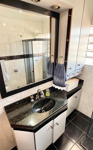 Casa à venda com 212m², 3 quartos e 4 vagas Casa à venda com 212m², 3 quartos e 4 vagasBanheiro