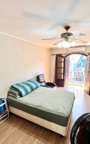 Casa à venda com 212m², 3 quartos e 4 vagas Casa à venda com 212m², 3 quartos e 4 vagasQuarto 2 - Suíte