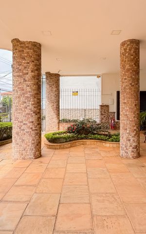 Apartamento à venda com 74m², 2 quartos e 1 vaga Apartamento à venda com 74m², 2 quartos e 1 vagaEntrada
