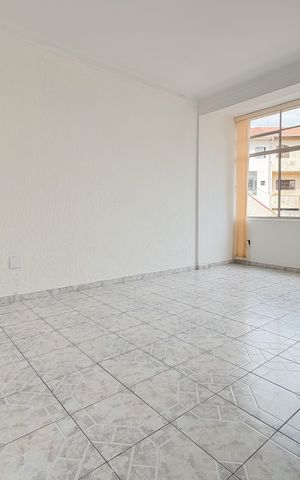 Apartamento à venda com 74m², 2 quartos e 1 vaga Apartamento à venda com 74m², 2 quartos e 1 vagaSala