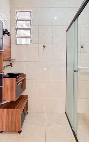 Apartamento à venda com 74m², 2 quartos e 1 vaga Apartamento à venda com 74m², 2 quartos e 1 vagaBanheiro Social