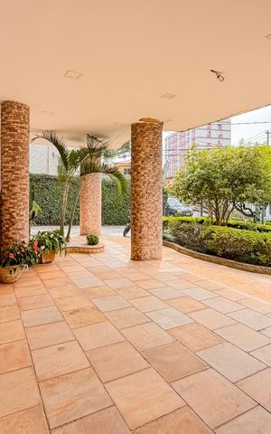 Apartamento à venda com 74m², 2 quartos e 1 vaga Apartamento à venda com 74m², 2 quartos e 1 vagaEntrada