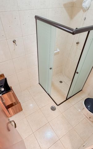 Apartamento à venda com 74m², 2 quartos e 1 vaga Apartamento à venda com 74m², 2 quartos e 1 vagaBanheiro Social