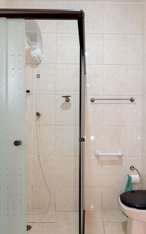 Apartamento à venda com 74m², 2 quartos e 1 vaga Apartamento à venda com 74m², 2 quartos e 1 vagaBanheiro Social