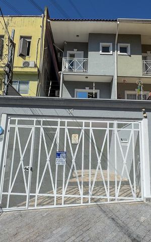 Casa à venda com 305m², 4 quartos e 2 vagasFachada