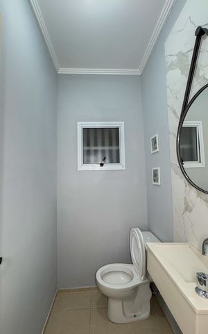 Casa à venda com 305m², 4 quartos e 2 vagasLavabo