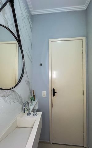 Casa à venda com 305m², 4 quartos e 2 vagasLavabo