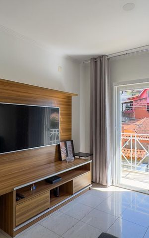 Casa à venda com 305m², 4 quartos e 2 vagasSala