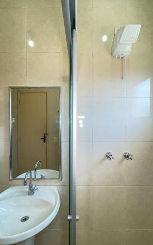 Casa à venda com 305m², 4 quartos e 2 vagasBanheiro da Suíte
