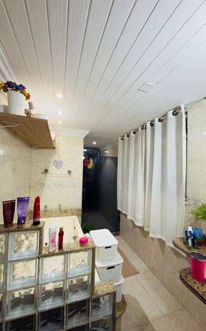 Apartamento à venda com 230m², 3 quartos e 1 vaga Apartamento à venda com 230m², 3 quartos e 1 vagaBanheiro