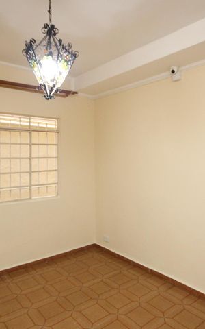 Casa à venda com 160m², 4 quartos e 2 vagas Casa à venda com 160m², 4 quartos e 2 vagasSala de Jantar