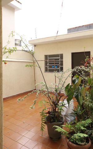 Casa à venda com 160m², 4 quartos e 2 vagas Casa à venda com 160m², 4 quartos e 2 vagasÁrea de Serviço / Quintal