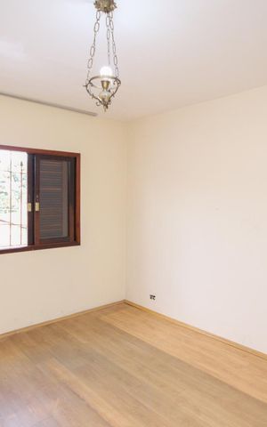 Casa à venda com 160m², 4 quartos e 2 vagas Casa à venda com 160m², 4 quartos e 2 vagasQuarto 4