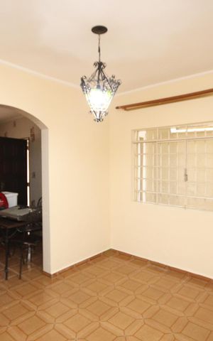 Casa à venda com 160m², 4 quartos e 2 vagas Casa à venda com 160m², 4 quartos e 2 vagasSala de Jantar