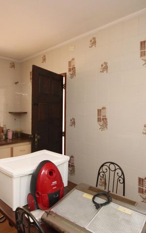Casa à venda com 160m², 4 quartos e 2 vagas Casa à venda com 160m², 4 quartos e 2 vagasCozinha