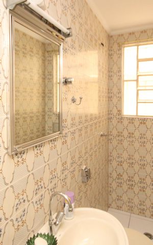 Casa à venda com 160m², 4 quartos e 2 vagas Casa à venda com 160m², 4 quartos e 2 vagasBanheiro 2