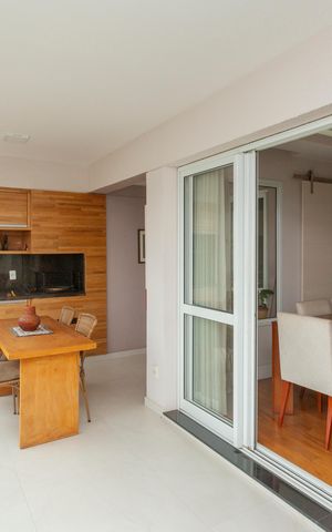 Apartamento à venda com 132m², 3 quartos e 2 vagasVaranda