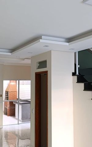 Casa à venda com 160m², 3 quartos e 2 vagas Casa à venda com 160m², 3 quartos e 2 vagasSala