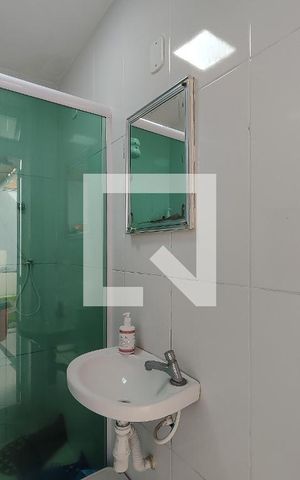 Casa à venda com 90m², 2 quartos e 1 vaga Casa à venda com 90m², 2 quartos e 1 vagaBanheiro