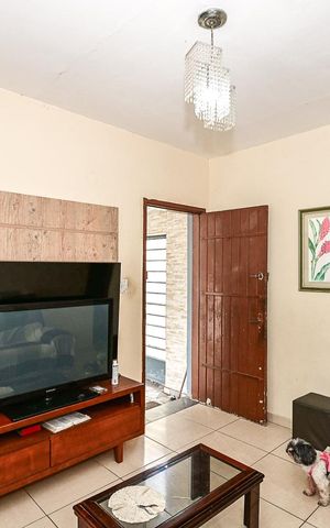 Casa à venda com 150m², 3 quartos e 3 vagasSala